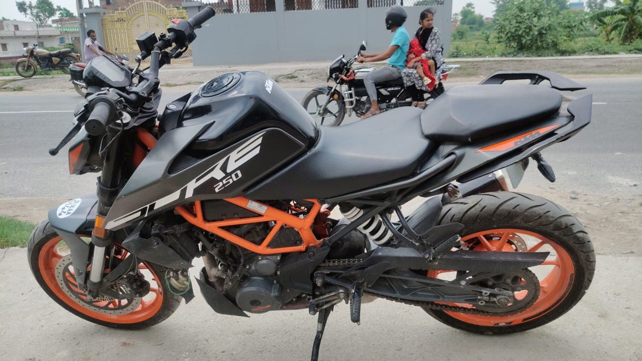 KTM Duke 250 3
