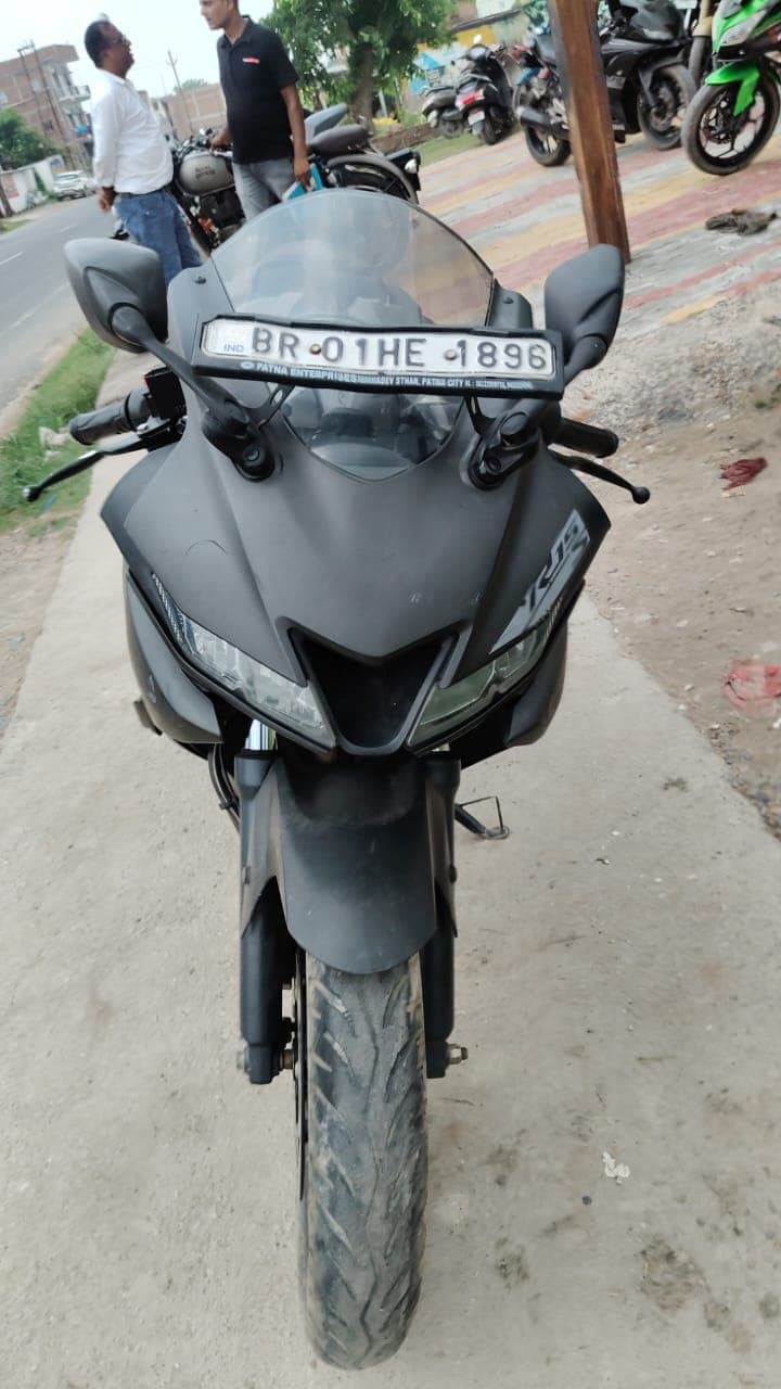 Yamaha YZF-R15 4