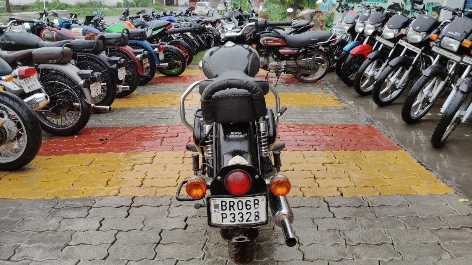 Royal Enfield Classic 350  2