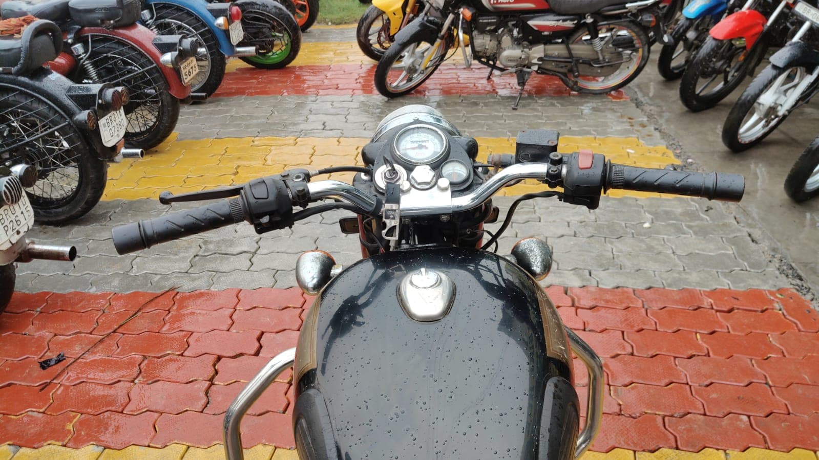 Royal Enfield Classic 350  3