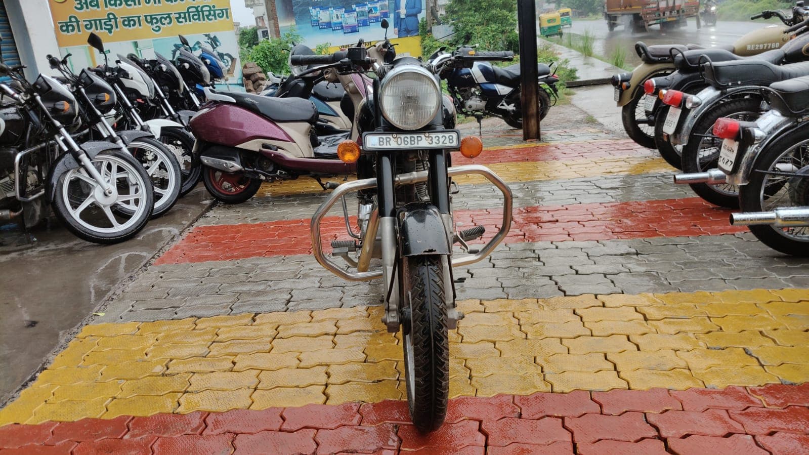 Royal Enfield Classic 350  4