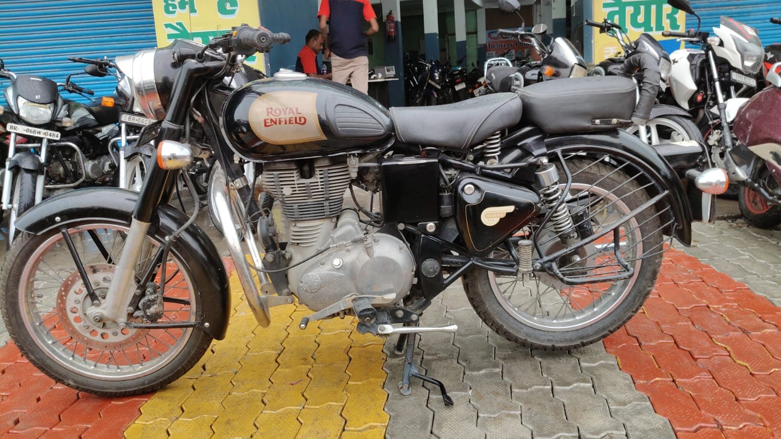 Royal Enfield Classic 350  5