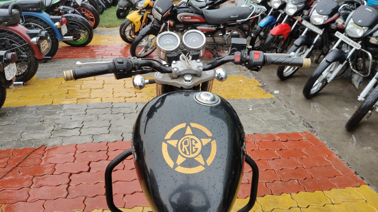 Royal Enfield Thunderbird 350 2