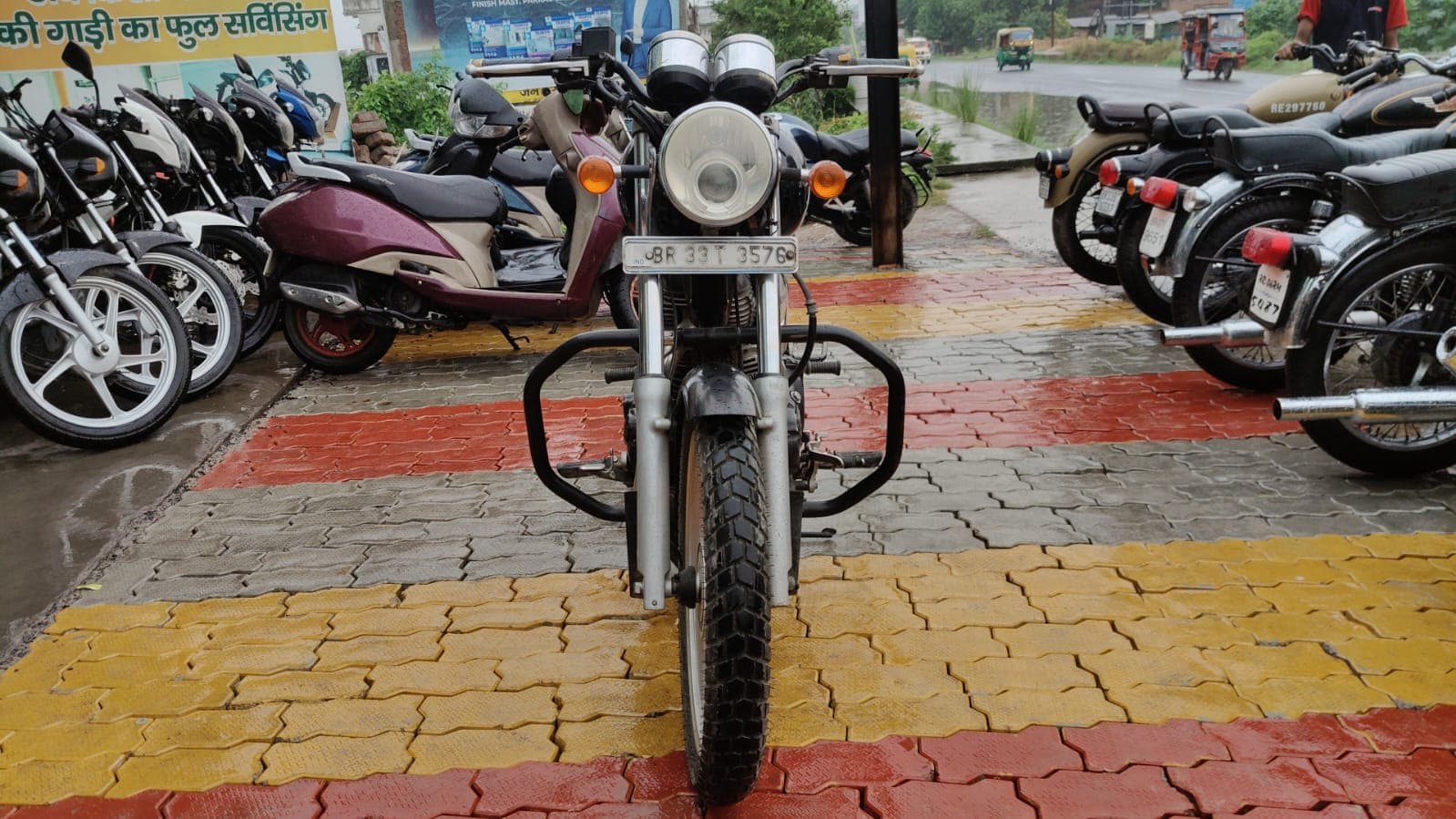 Royal Enfield Thunderbird 350 3
