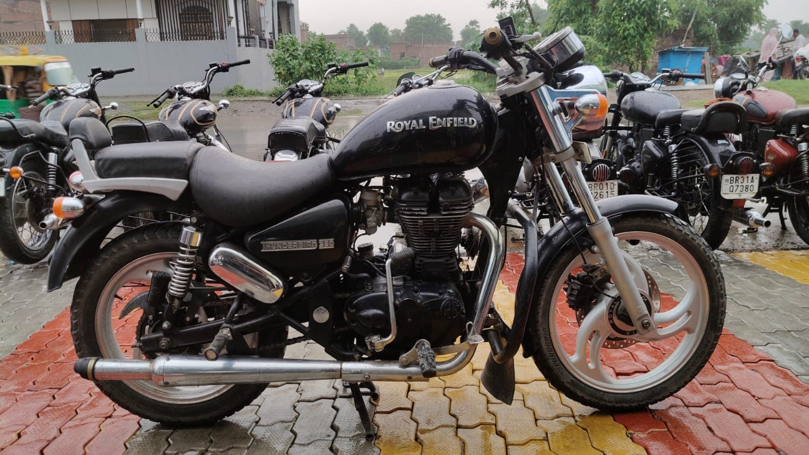 Royal Enfield Thunderbird 350 5