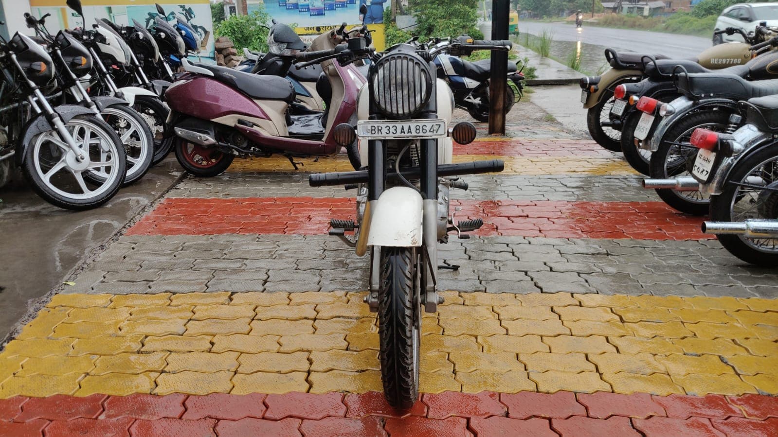 Royal Enfield Classic 350  3
