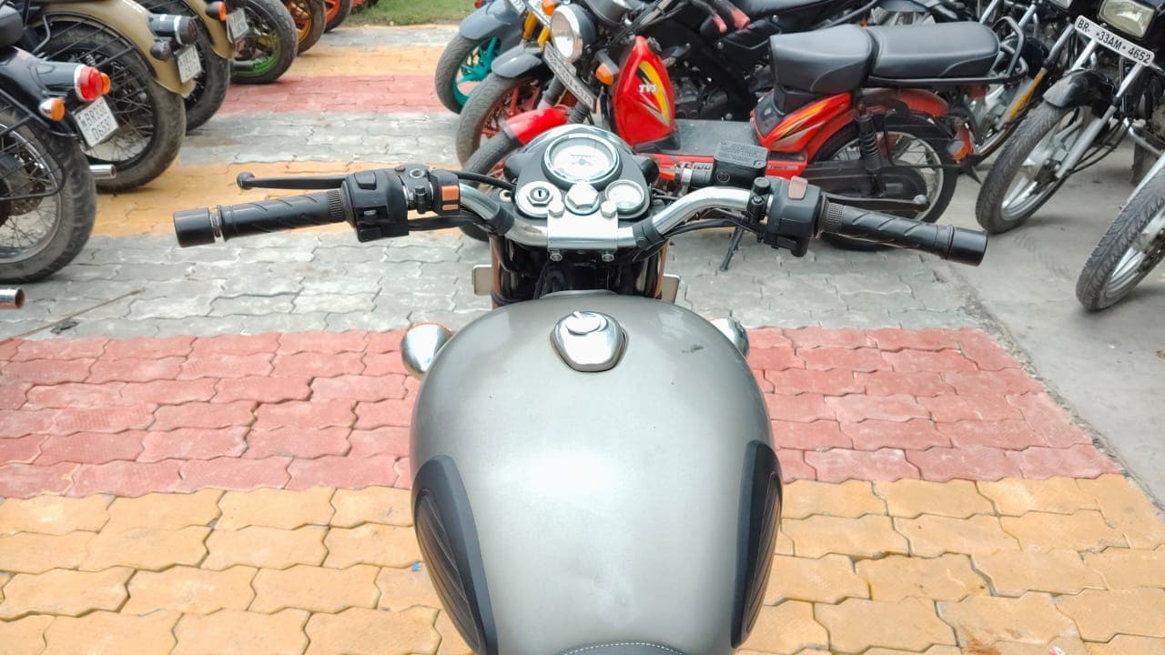 Royal Enfield Classic 350  2