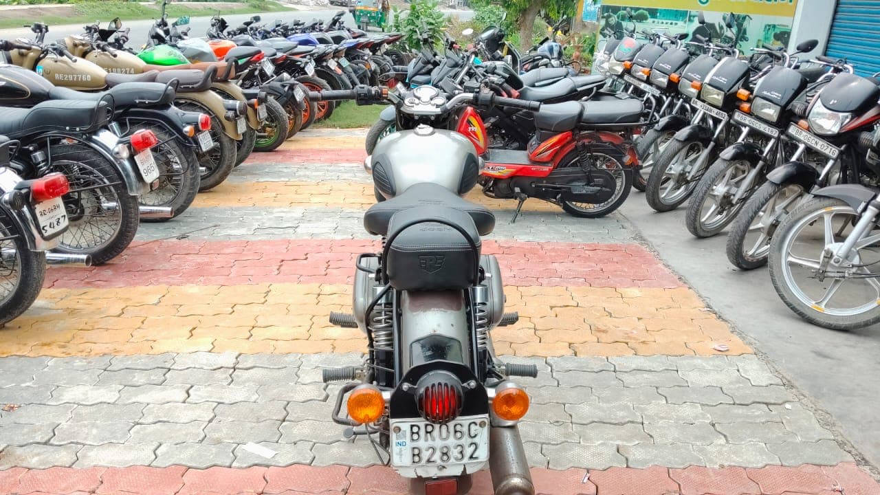 Royal Enfield Classic 350  3