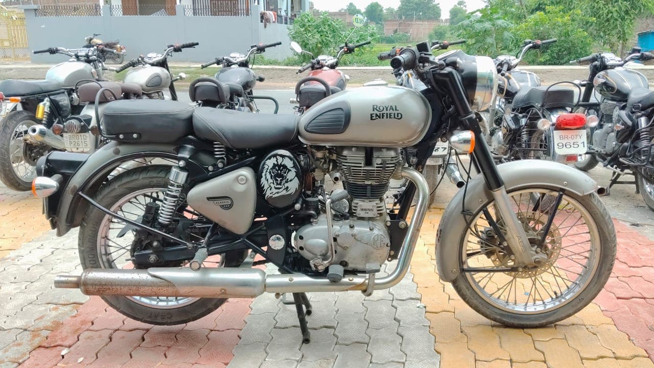 Royal Enfield Classic 350  4