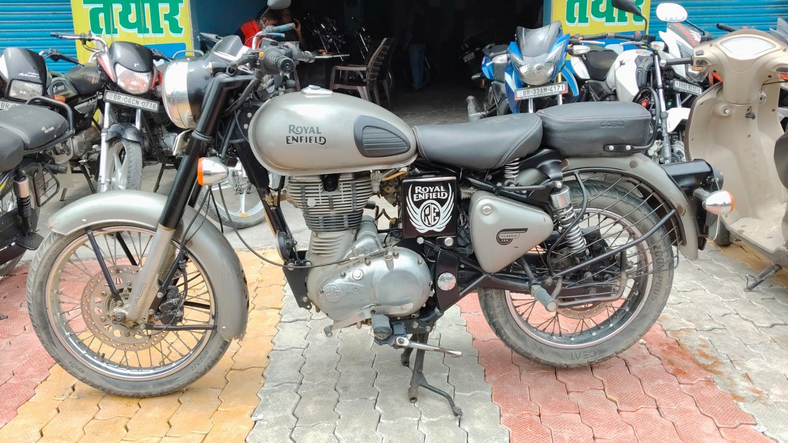 Royal Enfield Classic 350  5