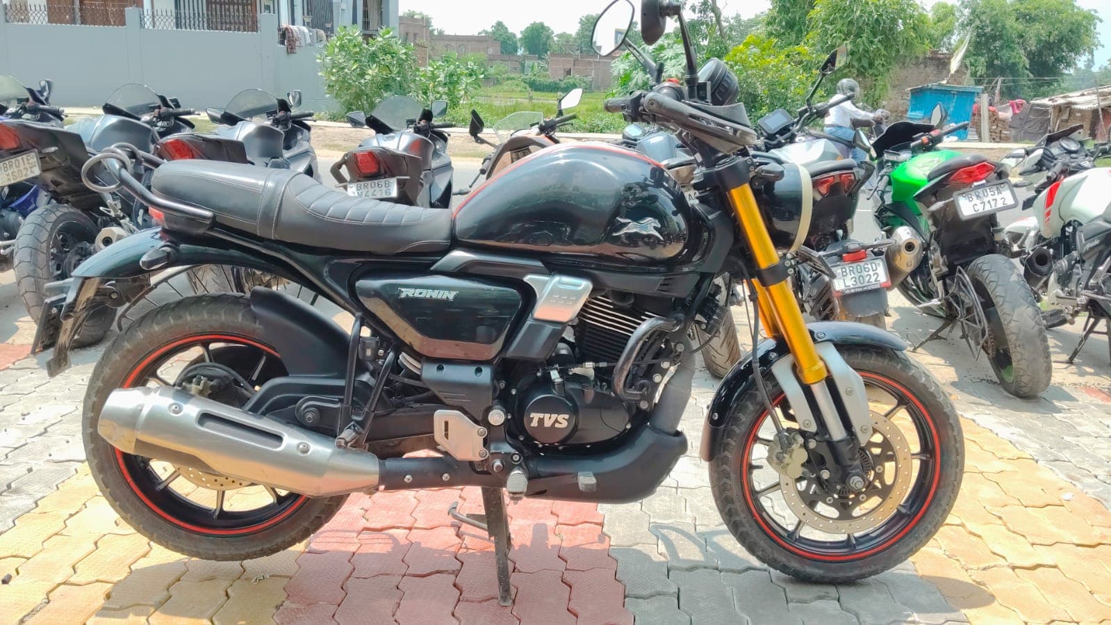 TVS Ronin 4