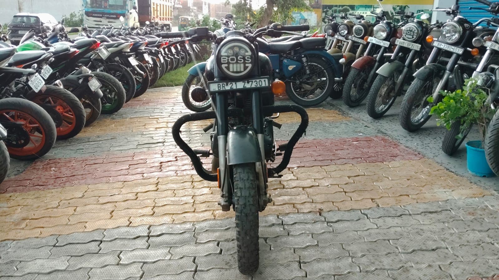 Royal Enfield Classic 350 4