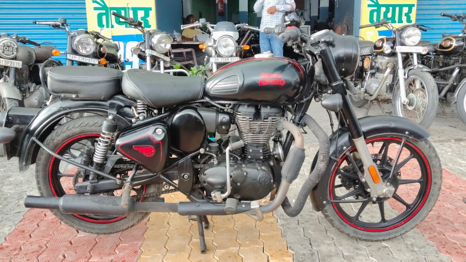 Royal Enfield Classic 350 5