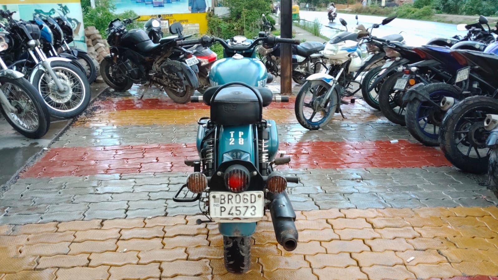Royal Enfield Classic 350  4
