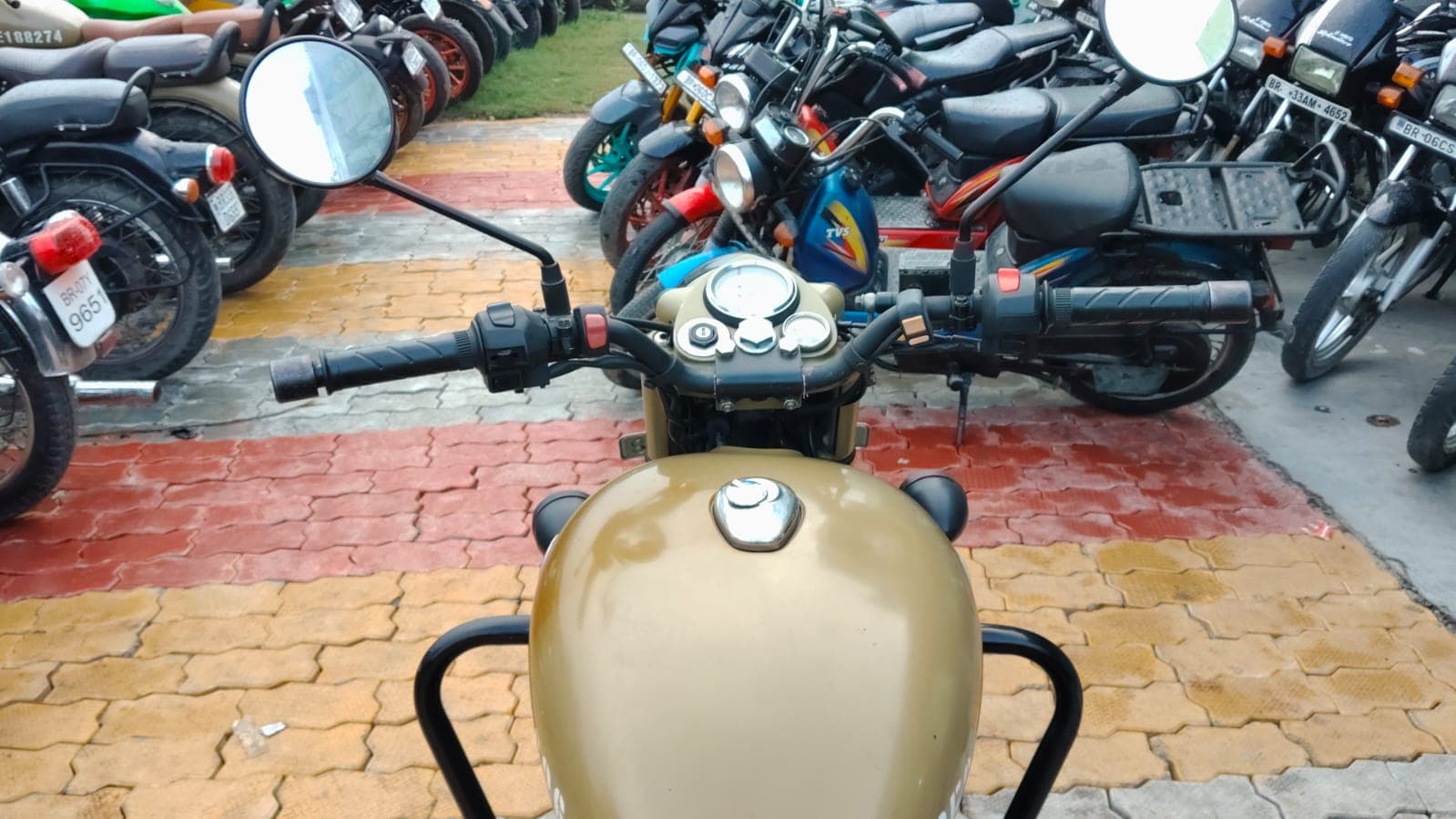 Royal Enfield Classic 350  2