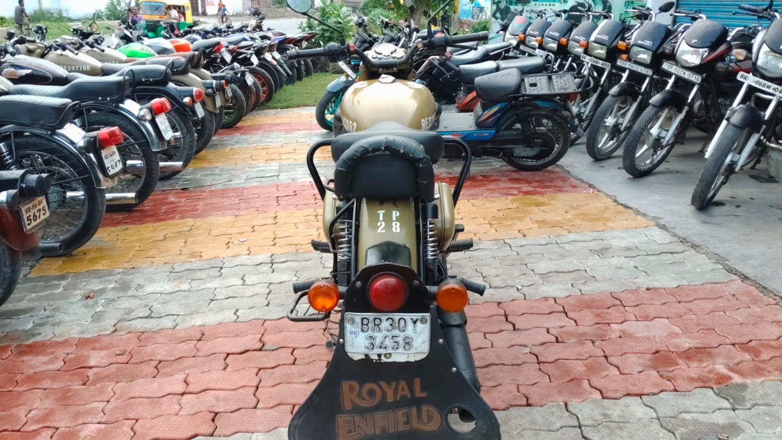 Royal Enfield Classic 350  3