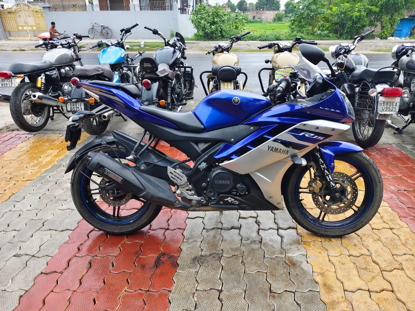 R15 V1 4