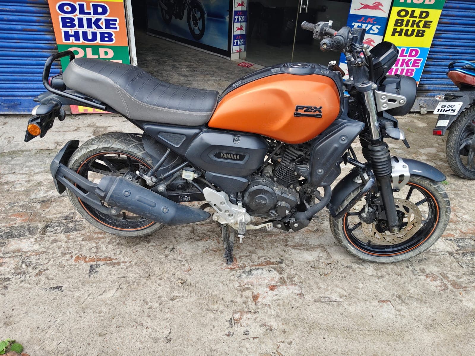 YAMAHA FZX 3