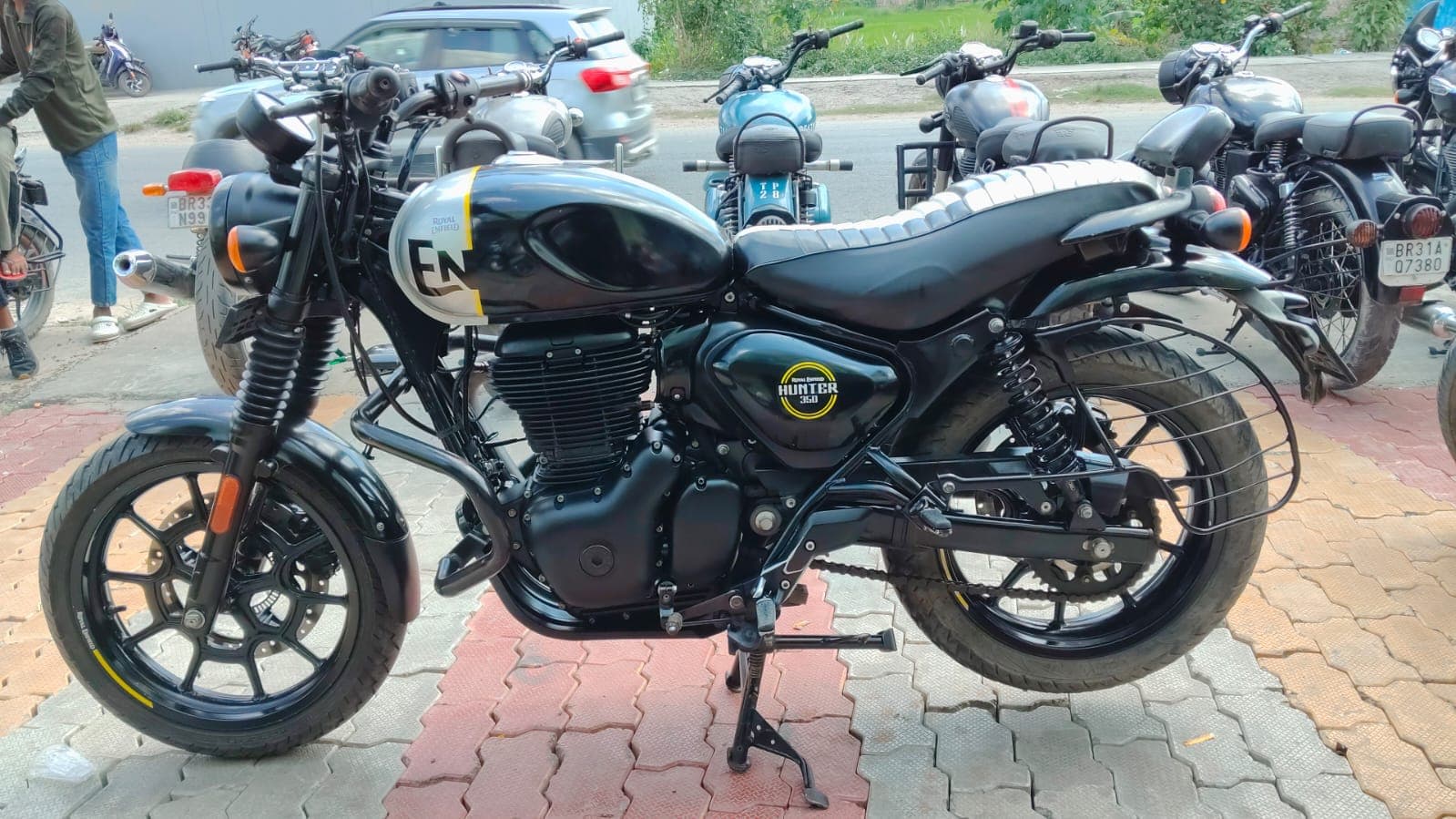 HUNTER 350 3