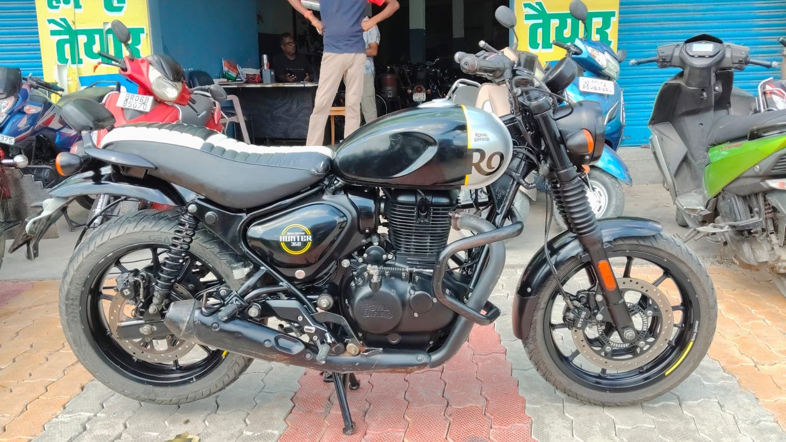 HUNTER 350 4