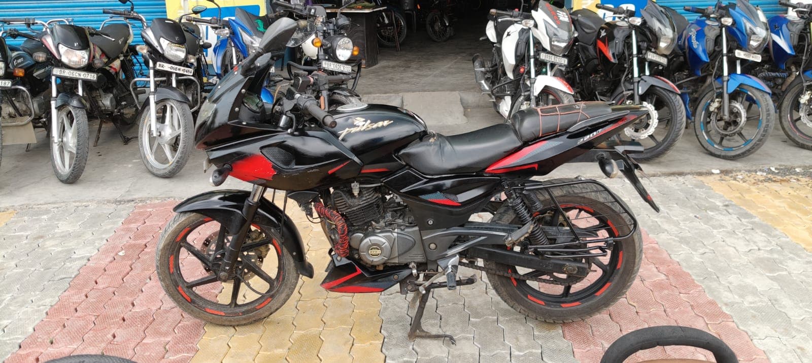 Bajaj Bajaj Pulsar 220F 2018