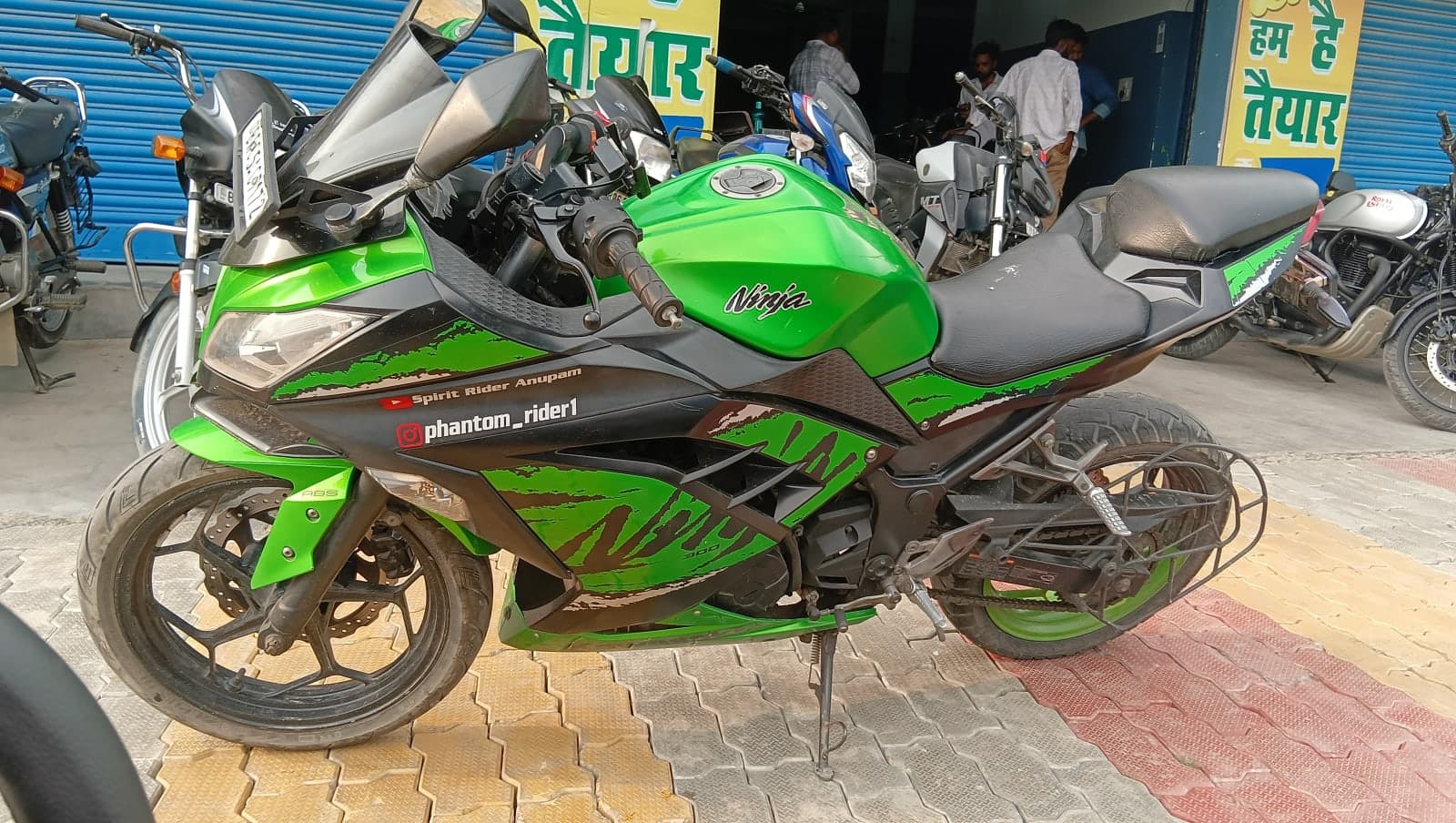 Kawasaki NINJA 300 2019